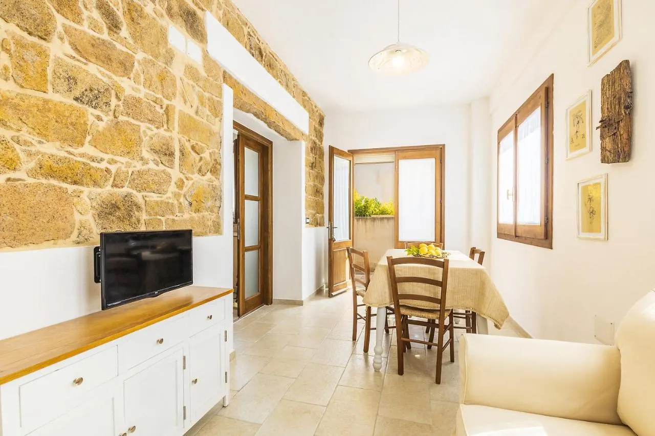 Ferienwohnung Casa Amelia Sul Mare Santa Maria Navarrese 0*,  Italien